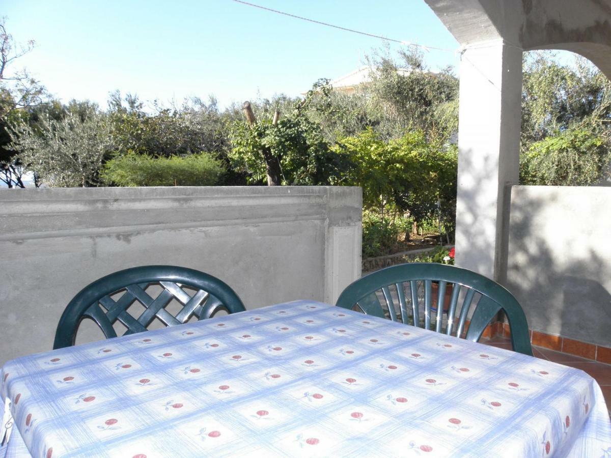Apartments Fabijan - 50M From Sea Povljana Dış mekan fotoğraf